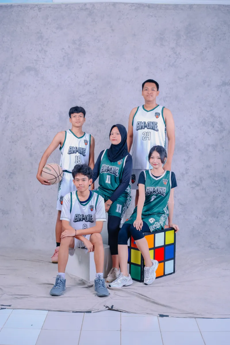 BASKETBALL