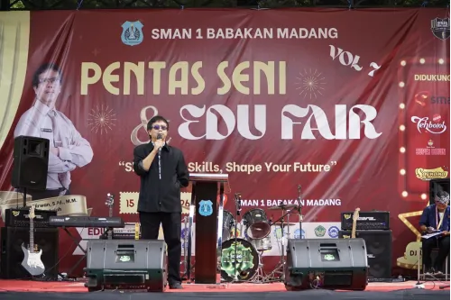 Padukan Kreativitas dan Masa Depan, SMAN 1 Babakan Madang Sukses Gelar Pensi & Edu Fair 
